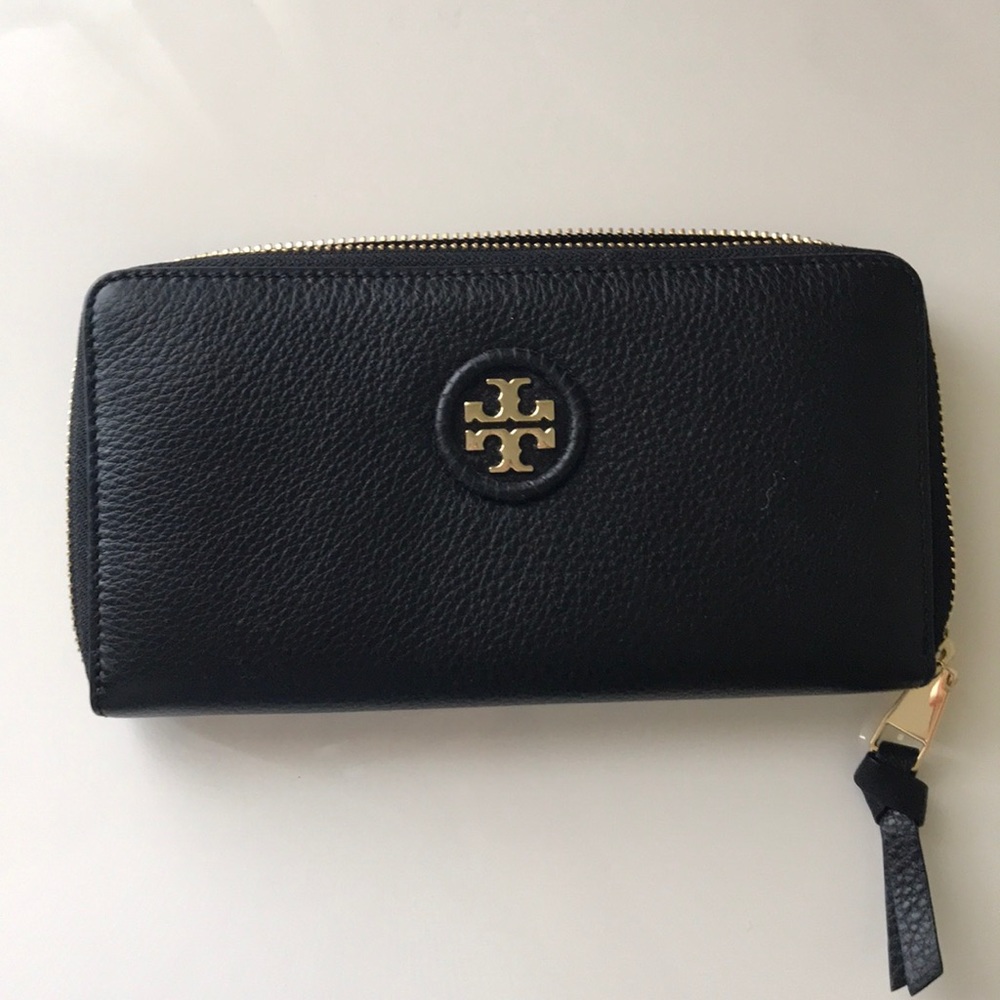 Robinson Zip Leather Continental Wallet (NWOT)